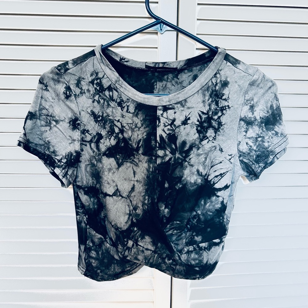 Tie-Dye crop top, size S in excellent conditions.